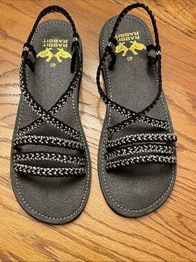 Rabbit Rabbit Braided Cord Strappy Sandals. Size 40 (US 9) Black/White GUC